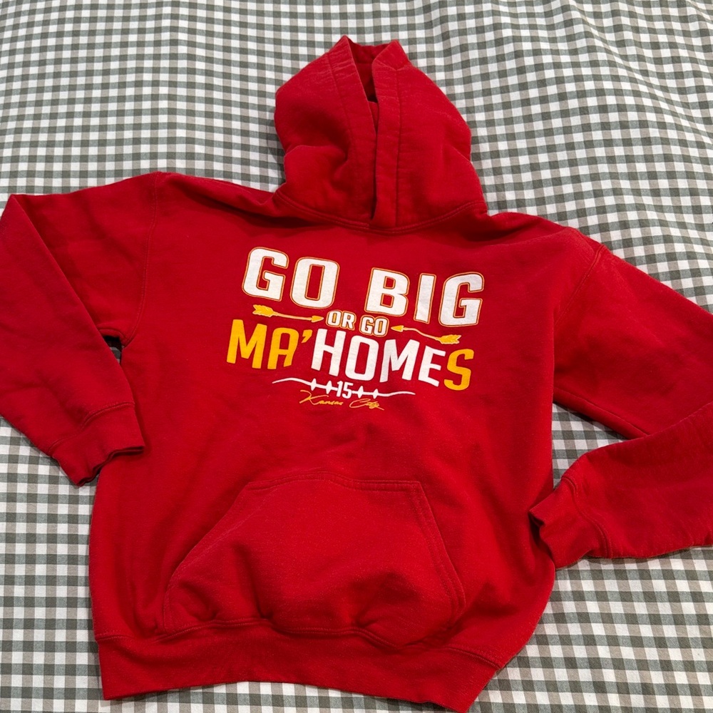 Mahomes Chiefs Gildan Red Heavy Blend Hoodie
